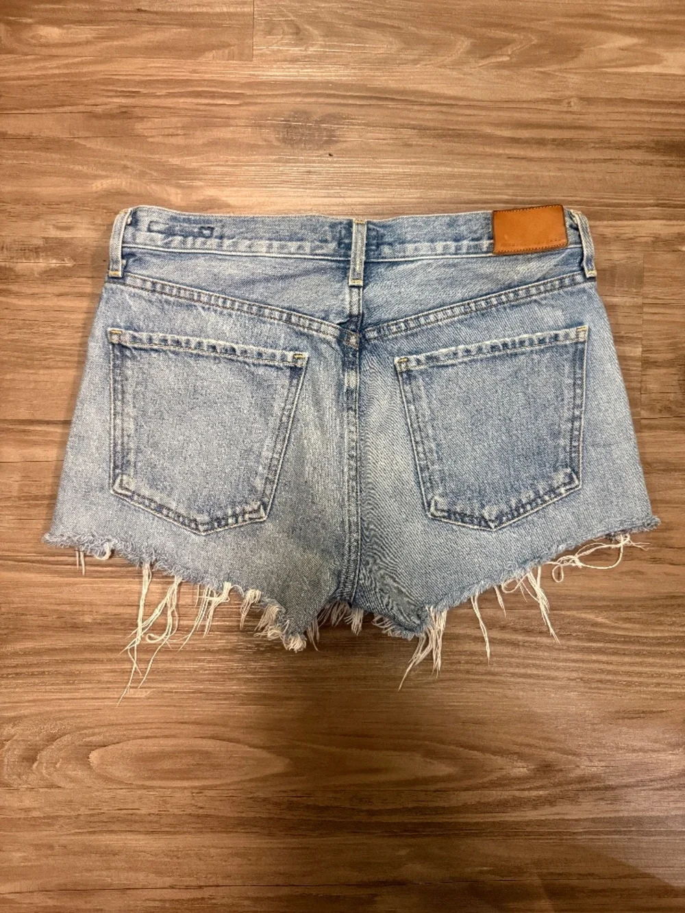 Citizens of Humanity Bree Relaxed Shorts Daze Raw Hem W26 $148